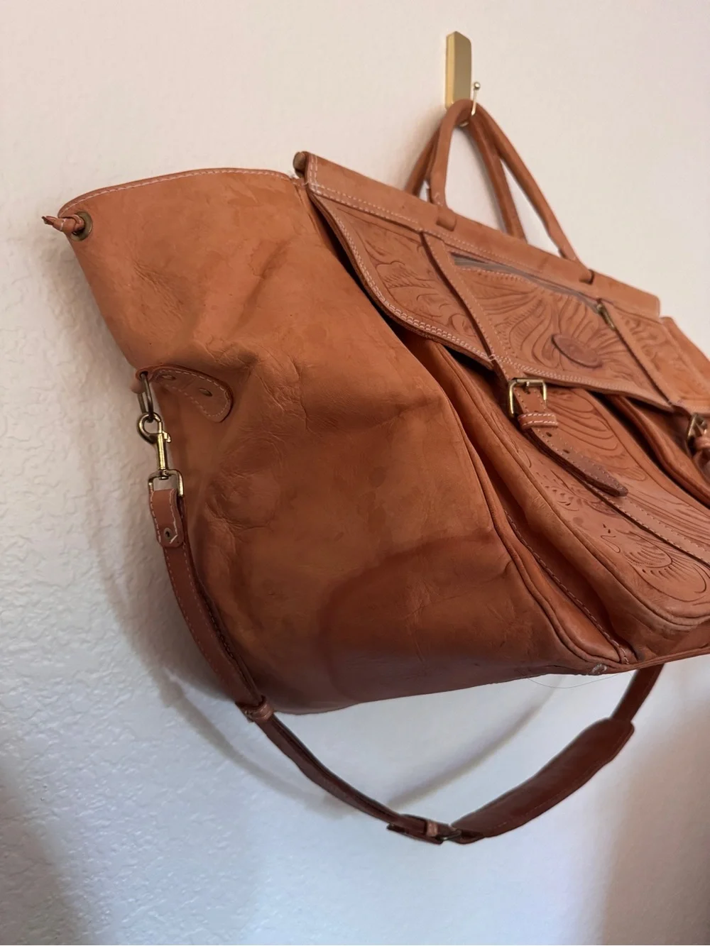 VTG Sergios Collection Genuine Leather Western Tooled Travel Bag Weekend Duffel